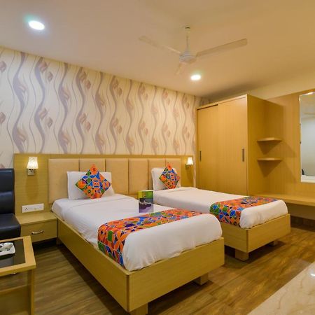 Hotel Raintr33 Hyderabad Exterior foto