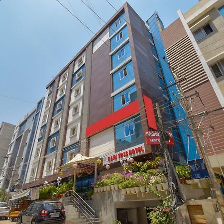 Hotel Raintr33 Hyderabad Exterior foto