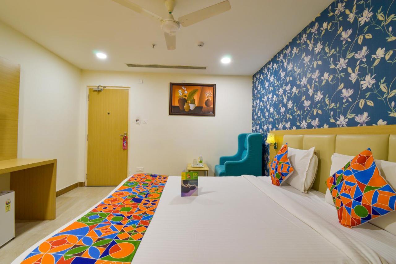Hotel Raintr33 Hyderabad Exterior foto