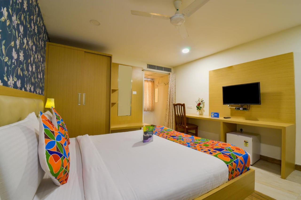 Hotel Raintr33 Hyderabad Exterior foto